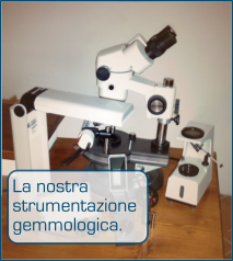 alcuni nostri strumenti gemmologici: microscropio, rifrattometro, polariscopio